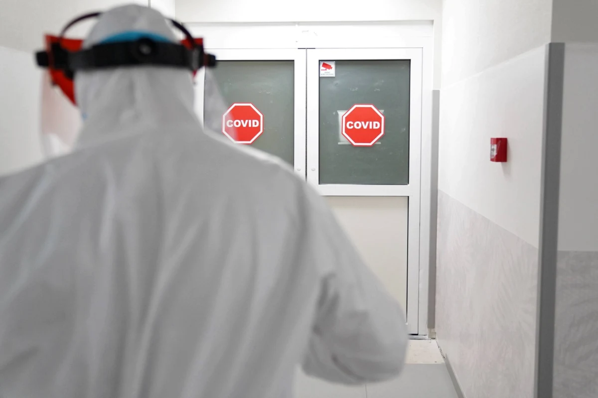 W ciągu ostatniej doby w Polsce odnotowano 15 250 nowych zakażeń koronawirusem. 289 pacjentów z Covid-19 zmarło.