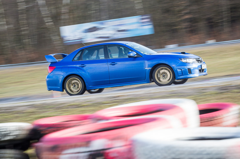 Subaru Impreza czy Mitsubishi Lancer? Dwie legendy zmierzą