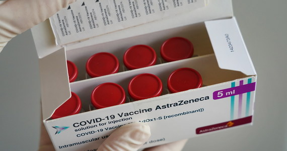Włochy - za pozwoleniem Komisji Europejskiej - zablokowały eksport szczepionek firmy ArstraZeneca do Australii. Działania są odpowiedzią na niewypełnienie przez firmę kontraktu z UE na dostarczanie szczepionek. To pierwszy taki „krok odwetowy” ze strony Komisji. 