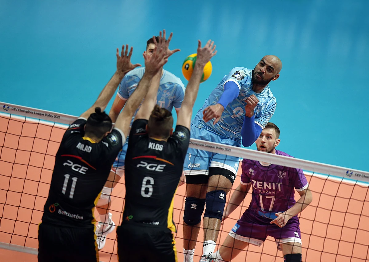 Siatkarze PGE Skry Bełchatów przegrali w Kazaniu z Zenitem 2:3 (25:22, 19:25, 17:25, 25:13, 12:15) w rewanżowym ćwierćfinałowym meczu Ligi Mistrzów i odpadli z rozgrywek. Rosyjski zespół w półfinale będzie rywalem Grupy Azoty Kędzierzyn-Koźle.