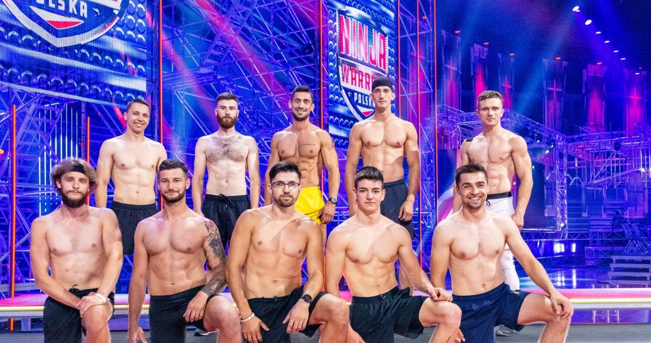 "Ninja Warrior Polska" to nie tylko ogromna dawka adrenaliny i prawdziwe emocje dla mężczyzn, których interesują sporty ekstremalne. Damska część publiczności na pewno zgodzi się z tym, że show Polsatu to także defilada testosteronu opakowana w piękne, muskularne ciała, od których trudno oderwać wzrok. Kto tym razem będzie zachwycał nas we wtorkowe wieczory? Poznajmy męską ekipę 3. edycji "Ninja Warrior Polska"!