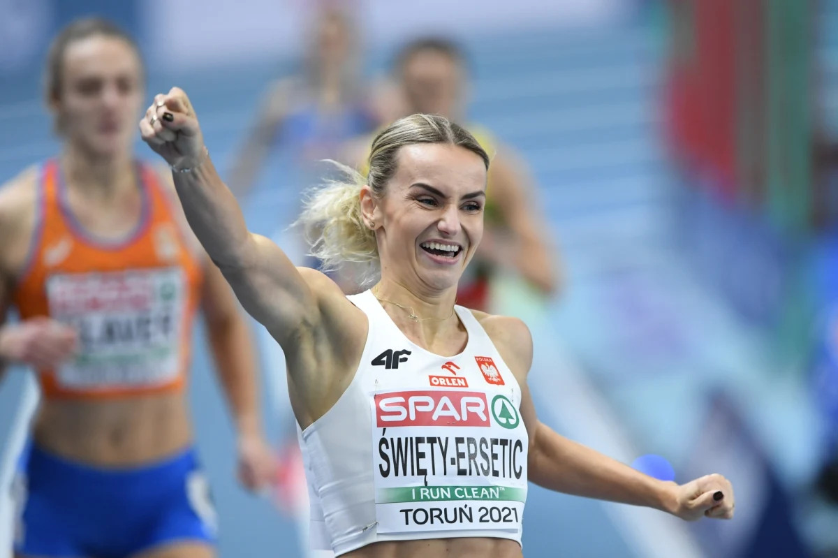Justyna Święty-Ersetic wynikiem 51,34 poprawiła halowy rekord Polski w biegu na 400 m i awansowała do finału mistrzostw Europy w Toruniu. Szybsza w półfinale była jedynie faworytka rywalizacja Holenderka Emke Bol - 51,17.