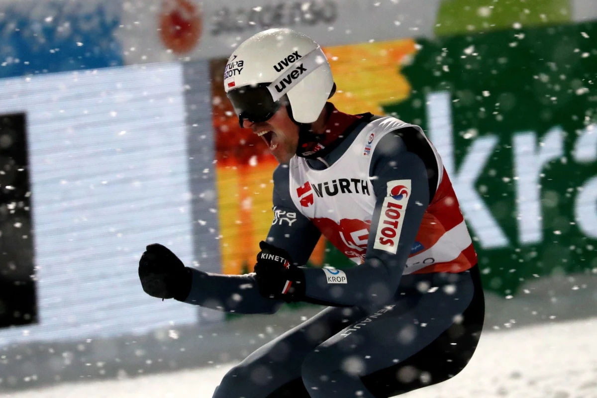 W 2017 roku w Lahti polscy skoczkowie narciarscy zostali drużynowymi mistrzami świata, ale dwa lata później na obiekcie w Innsbrucku nie zdobyli medalu. Dziś w Oberstdorfie Kamil Stoch, Piotr Żyła, Dawid Kubacki i Andrzej Stękała powalczą o powrót na podium.