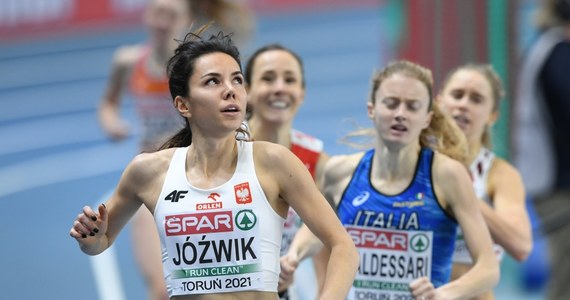 Joanna Jóźwik i Angelika Cichocka wystąpią w niedzielnym finale biegu na 800 m halowych lekkoatletycznych mistrzostw Europy w Toruniu. Obie Polki wygrały swoje sobotnie biegi. Odpadła Anna Wielgosz.