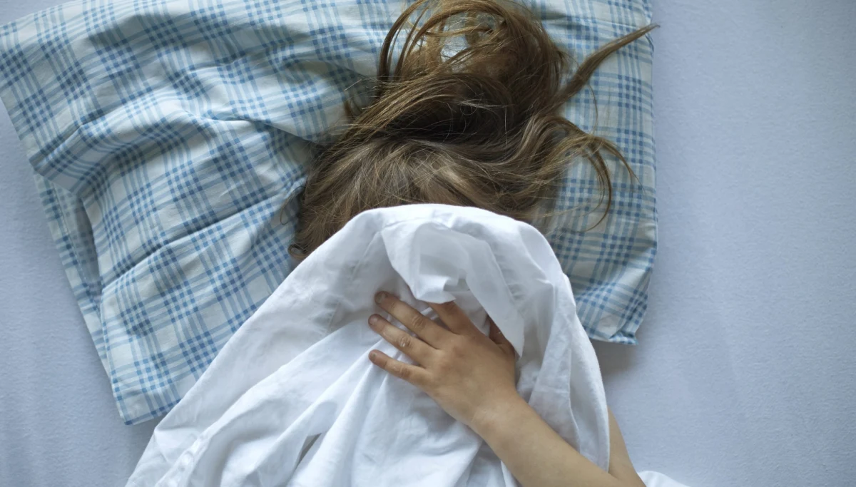 Klub Lewicy złoży w poniedziałek w Sejmie projekt ustawy zakładający zmianę definicji gwałtu; w myśl tej propozycji gwałtem jest nieuzyskanie wyraźnej i świadomej zgody na kontakt seksualny, a minimalna kara za taki czyn zostaje podwyższona z dwóch do trzech lat.