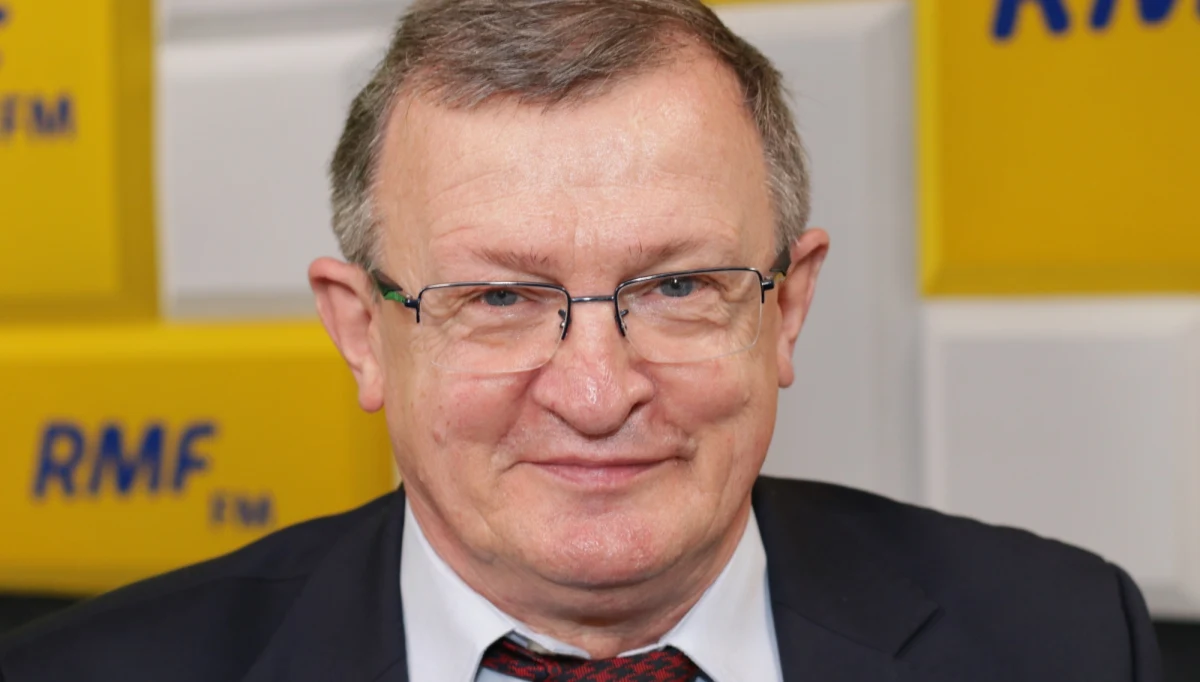 Solidarna Polska krytykuje unijną politykę klimatyczną, jak więc zagłosuje w sprawie Krajowego Planowi Odbudowy, który zakłada zieloną transformację energetyczną? „Myślę, że nie jesteśmy przeciwko krajowemu programowi, bo tylko człowiek szalony byłby przeciwko, natomiast my głosując przeciw głosujemy przeciwko zasadom i regułom” – powiedział w Porannej rozmowie w RMF FM poseł Solidarnej Polski Tadeusz Cymański. „Mamy stanowisko przeciw” – podkreślił. Tłumaczył, że partia obawia się o reguły, które mogą być narzucane Polsce w przyszłości. „Jeszcze się sprawa nie zaczęła, a już są wypowiedzi prominentnych polityków - nie tylko europejskich, ale też naszej opozycji - które potwierdzają nasze obawy, że pieniądze z Unii będą uzależnione od ich widzimisia. I to już się dzieje” – powiedział. Ocenił, że koszty Krajowego Planu Odbudowy “mogą być wielokrotnie wyższe” od korzyści.