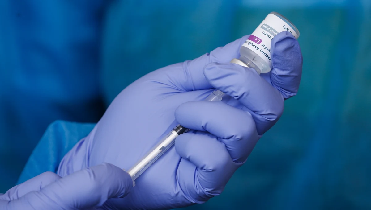 ​Jesteśmy przeciwni upolitycznianiu kwestii szczepionek przeciwko Covid-19 i "nacjonalizmowi szczepionkowemu" - oświadczył w niedzielę szef chińskiego MSZ Wang Yi. Powtórzył też zapowiedzi władz ChRL, że chińskie preparaty staną się światowym dobrem publicznym.