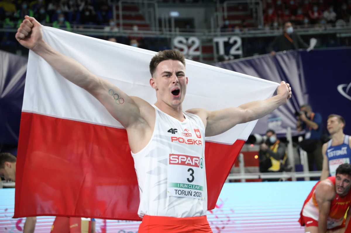 Paweł Wiesiołek zdobył w Toruniu brązowy medal halowych mistrzostw Europy w siedmioboju. Polak wynikiem 6133 pkt poprawił rekord życiowy. To drugi rezultat w historii krajowej lekkoatletyki. Dwudniową rywalizację wygrał rekordzista świata Francuz Kevin Mayer - 6392 pkt.