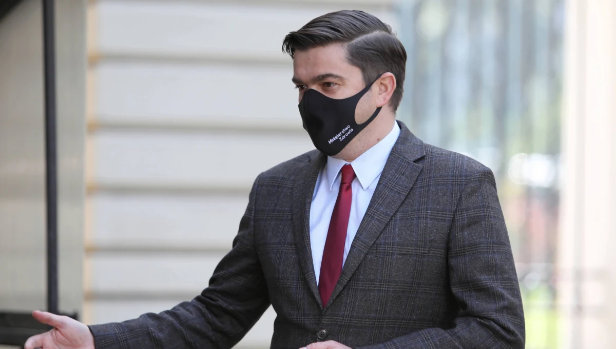 Jeżeli wytrzymamy jeszcze ten okres świąteczny w obostrzeniach, to druga część wiosny i początek lata mogą być już dla nas łatwiejsze - mówił rzecznik Ministerstwa Zdrowia Wojciech Andrusiewicz.