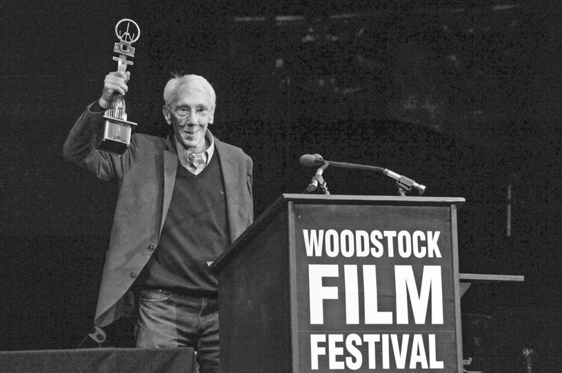 W poniedziałek, 8 marca, zmarł nagrodzony Oscarem twórca filmu dokumentalnego "Kiedy byliśmy królami". Informację o śmierci dokumentalisty przekazała jego bliska przyjaciółka i współzałożycielka festiwalu filmowego Woodstock, Meira Blaustein. Leon Gast miał 85 lat.