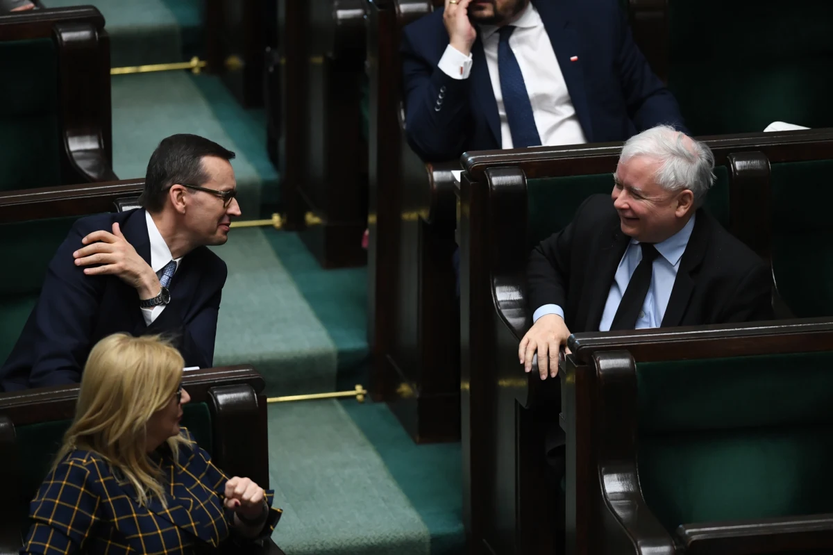 Platforma Obywatelska nie wyklucza sprzeciwu wobec Krajowego Planu Odbudowy, jeśli rząd nie przyzna samorządom większego wpływu na to, jak wydawane mają być unijne pieniądze – dowiedział się nieoficjalnie dziennikarz RMF FM Patryk Michalski. Nie oznacza to jednak, że opozycja będzie mogła rozdawać karty ws. wartego kilkadziesiąt miliardów euro programu. Poparcie Krajowego Planu Odbudowy deklaruje bowiem Lewica – a to daje Prawu i Sprawiedliwości sejmową większość i pozwala zlekceważyć postulaty Platformy i PSL-u.