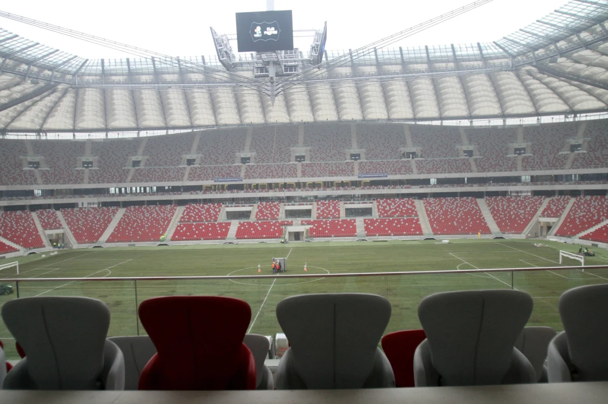 Świat sportu już od roku znajduje się pod wpływem pandemii Covid-19. Trybuny aren są puste lub z niewielką liczbą widzów. Zmieniły się reguły rywalizacji, którym zawodnicy i organizatorzy imprez muszą się bezwzględnie podporządkować – zostały dostosowane do restrykcji sanitarnych, które muszą być przestrzegane dla bezpieczeństwa zdrowotnego zarówno zawodników i ich ekip, jak i organizatorów.