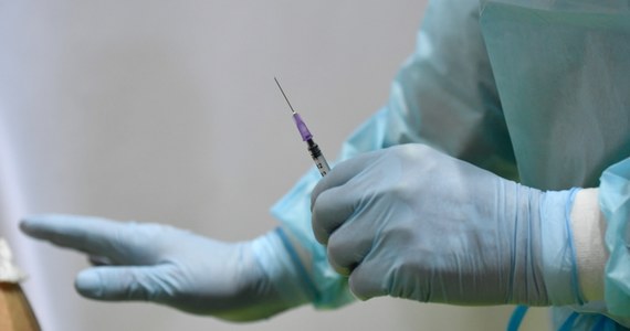​W Berlinie natrafiono na pierwszy przypadek koronawirusa, który zawiera cechy trzech szczepów: brytyjskiego, południowoafrykańskiego i brazylijskiego - informuje "Deutsche Welle".