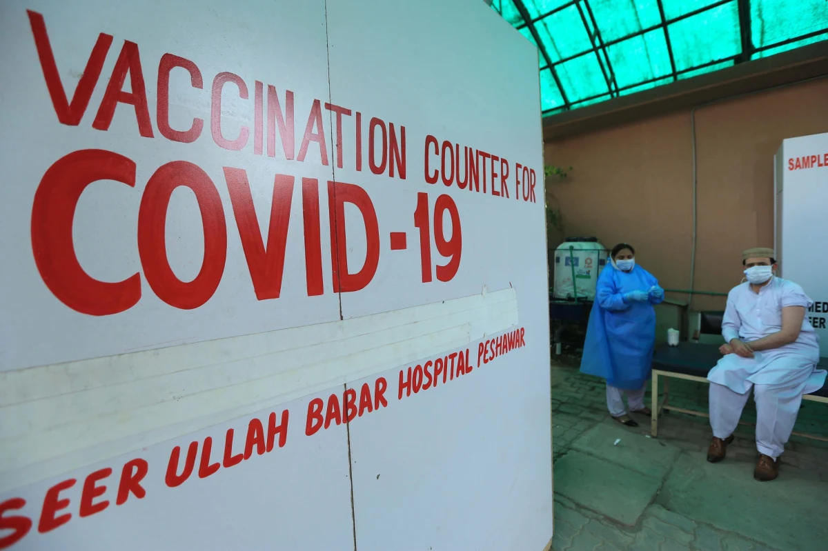 Komisja Europejska zdecydowała o przedłużeniu do końca czerwca mechanizmu autoryzacji eksportu szczepionek przeciwko Covid-19. Jak poinformowała w czwartek KE, wynika to z ciągłych opóźnień w dostawach niektórych szczepionek do państw unijnych.