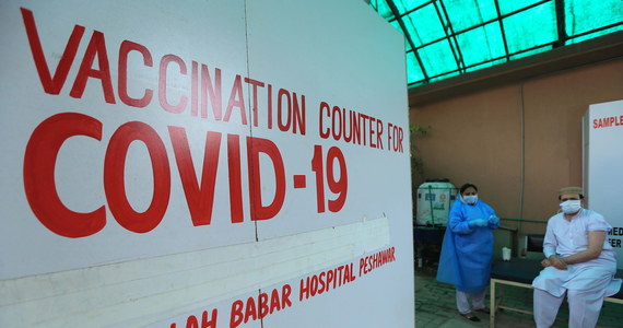 Komisja Europejska zdecydowała o przedłużeniu do końca czerwca mechanizmu autoryzacji eksportu szczepionek przeciwko Covid-19. Jak poinformowała w czwartek KE, wynika to z ciągłych opóźnień w dostawach niektórych szczepionek do państw unijnych.