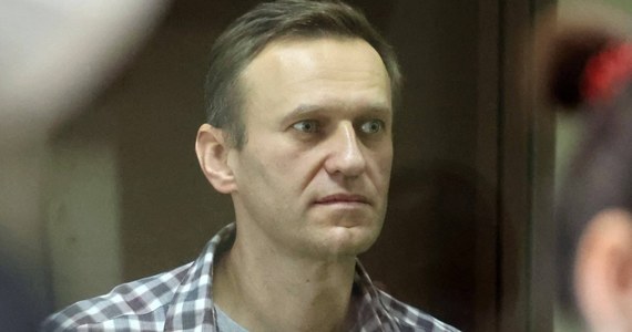 Opozycyjny polityk Aleksiej Nawalny, skazany w Rosji na 2,5 roku kolonii karnej, został wywieziony z aresztu w Kolczugino, gdzie przebywał w ostatnim czasie. Adwokaci opozycjonisty nie wiedzą dokąd. 
