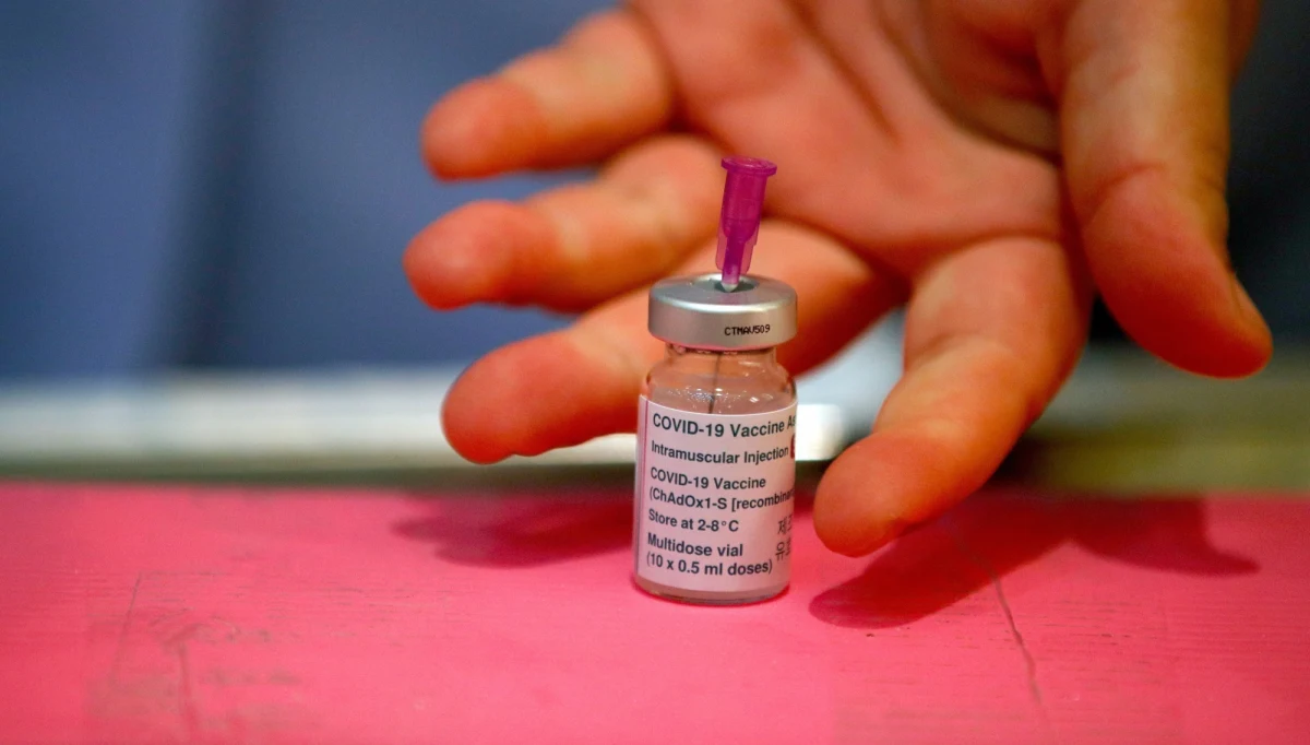 Kontrola Narodowego Funduszu Zdrowia w Szpitalu Specjalistycznym Ducha Świętego w Sandomierzu wykazała, że przy szczepieniach grupy zero doszło tam do nieprawidłowości. Fundusz stwierdził, że zaszczepiono osobę, która nie należała do tej grupy. 