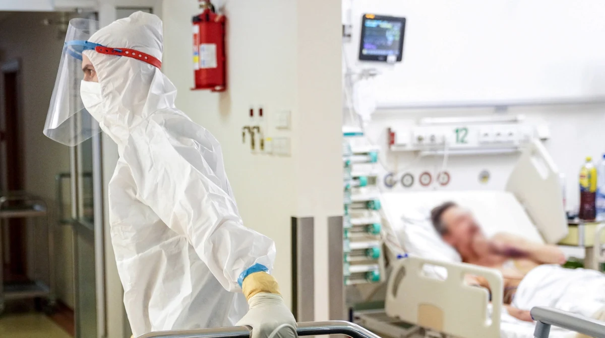 W Polsce wykryto 21 049 nowych zakażeń koronawirusem, a 343 chorujących na Covid-19 zmarło - poinformowało Ministerstwo Zdrowia. To kolejny rekord zakażeń w 2021 roku. Od początku pandemii w Polsce zaraziło się 1 889 360 osób, a 47 068 zmarło. 