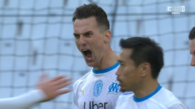 W meczu 29. kolejki Ligue 1 Olympique Marsylia podejmował Stade Brest (3-1). Arkadiusz Milik znalazł się w wyjściowym składzie ekipy gospodarzy. Polski napastnik od początku spotkania był jednym z najbardziej wyróżniających się postaci na boisku i potwierdził to przed przerwą. Milik dobrze zabrał się z piłką i popędził w kierunku bramki rywali. Atakujący oddał płaski strzał z dystansu i umieścił futbolówkę w siatce. 