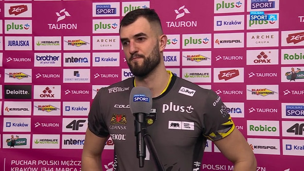 Jastrzębski Węgiel nie dał szans Treflowi Gdańsk w półfinale Tauron Pucharu Polski. Jastrzębianie pewnie pokonali rywali 3:0, imponując zwłaszcza skutecznymi blokami. W niedzielnym finale ich rywalem będzie Grupa Azoty ZAKSA Kędzierzyn-Koźle. W niedzielę Jastrzębski Węgiel będzie musiał udowodnić wysoką formę, bo w finale czeka najlepsza jak dotąd polska drużyna w tym sezonie, czyli ZAKSA. Trefl będzie przygotowywać się do meczów w fazie play-off PlusLigi, gdzie jego rywalem będzie Verva Warszawa Orlen Paliwa.