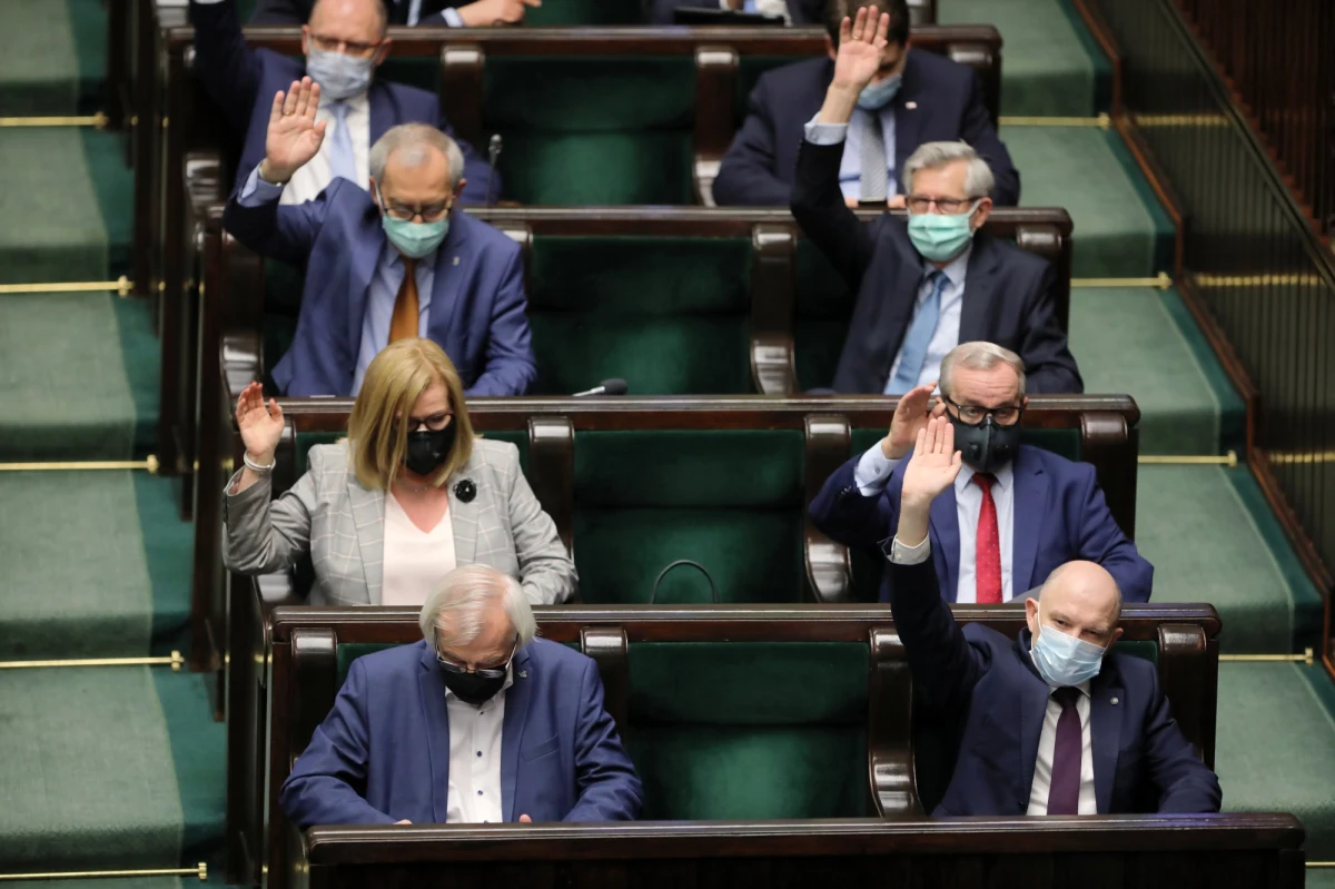 Kontynuacja przepychanek w koalicji rządzącej, posiedzenie Sejmu, ostateczna lista kandydatów na Rzecznika Praw Obywatelskich i prezentacja Nowego Ładu - to najważniejsze wydarzenia zapowiadane na najbliższy tydzień w polityce. 