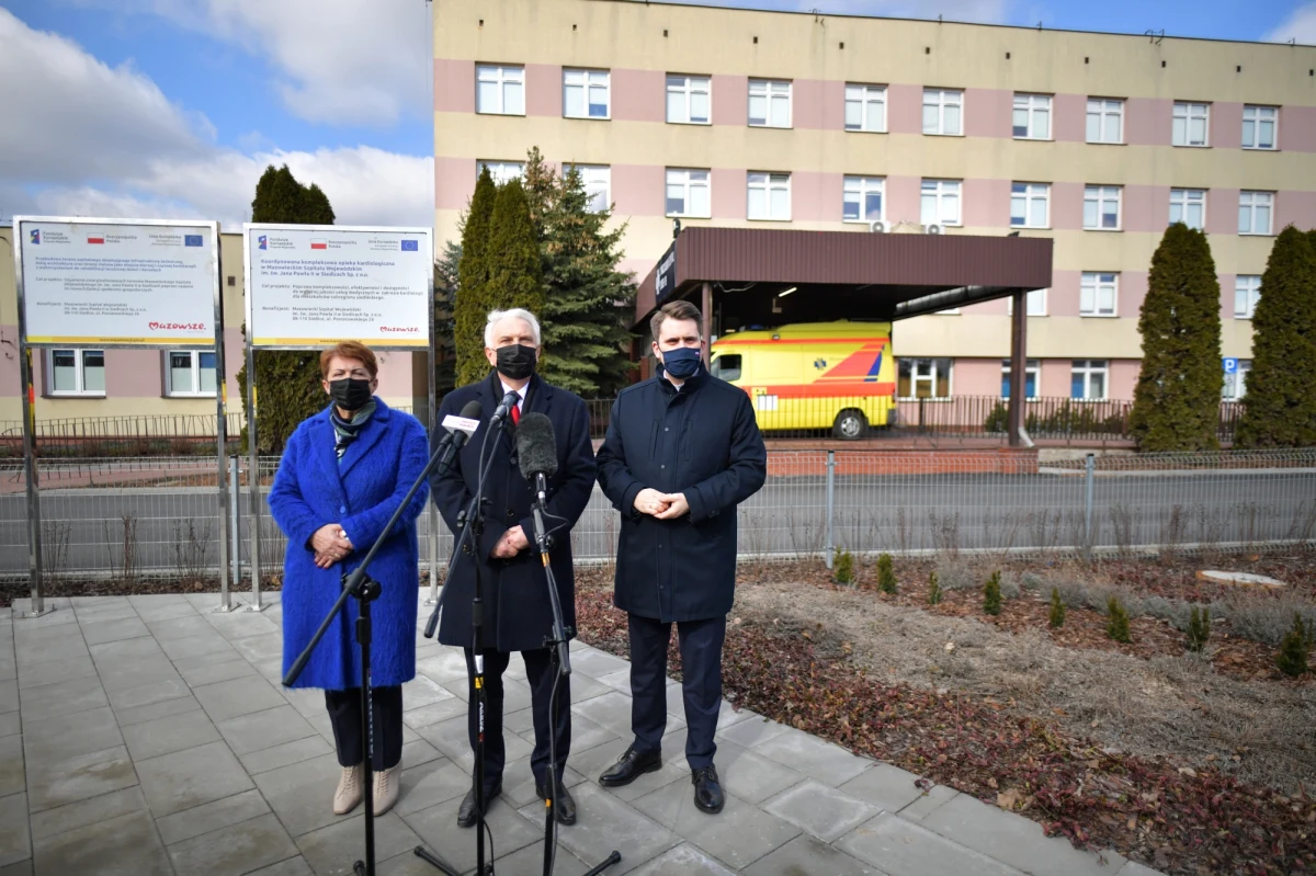 Waldemar Kraska ostrzegł, że w tym tygodniu przyrost nowych zakażeń koronawirusem będzie większy niż w ubiegłym. Wiceminister zdrowia podkreślił, że trzecia fala pandemii różni się od poprzedniej: chorują coraz młodsi, przebieg choroby jest też cięższy. Odniósł się też do informacji o szczepionce firmy AstraZeneca.