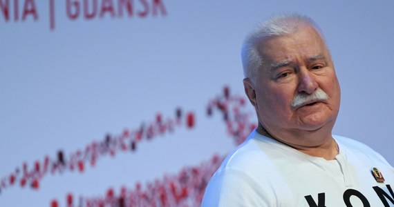 Były prezydent Polski przeszedł rano operację serca. "Lech Wałęsa już po zabiegu, wrócił na swoją salę" – taką informacje przekazał RMF FM Marek Kaczmar, dyrektor biura byłego prezydenta. Głos zabrał także sam Lech Wałęsa. "Czuję się dobrze" - napisał polityk w mediach społecznościowych. 