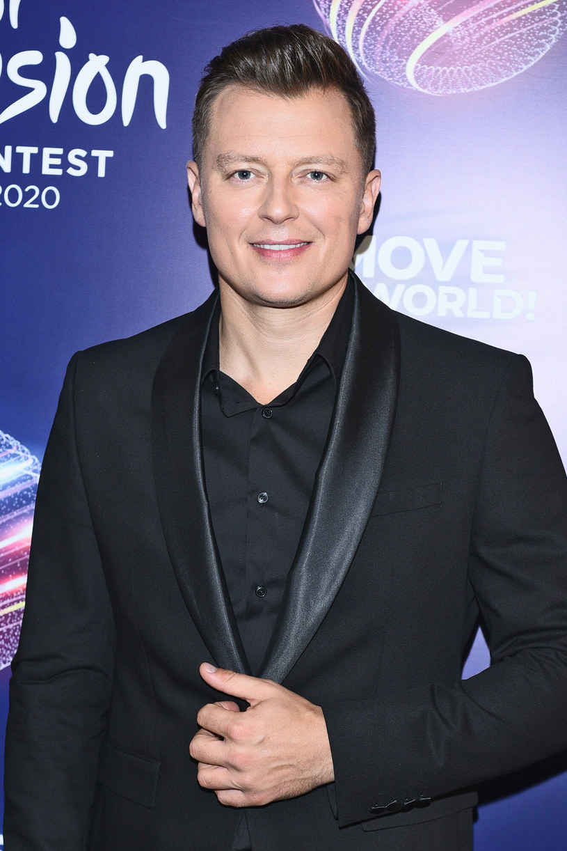 Rafał Brzozowski zdecydował się odnieść do negatywnych komentarzy, które pojawiły się po wybraniu go na reprezentanta Polski na konkurs Eurowizji w tym roku. 