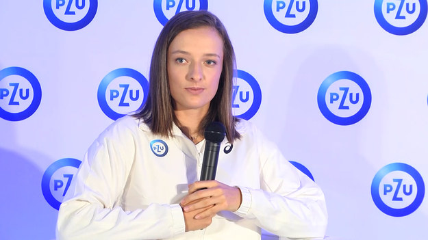 Myślę, że udało mi się znaleźć balans między normalnym życiem a grą w tenisa. Mam wrażenie, że wraz ze swoim sztabem robię progres - odpowiada na pytania dziennikarza Interii Iga Świątek.