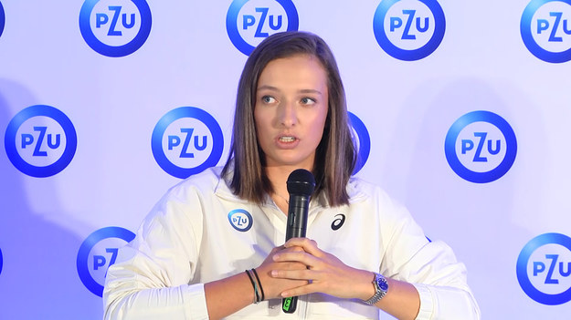 - Skąd się wziął pomysł na moje zawołanie "jazda" podczas meczów? To nie jest zawołanie wywodzące się z mojego domu. W domu tak raczej nie krzyczymy. To jest jednak jeden z tych okrzyków, który jest zadziorny i bardzo energetyczny - mówi Iga Świątek.