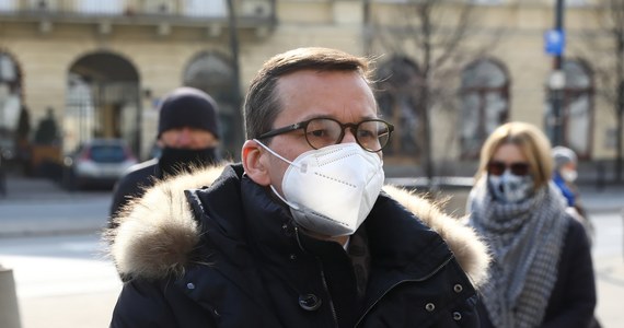 ​Premier Mateusz Morawiecki udaje się w środę z wizytą do Paryża, gdzie spotka się z prezydentem Francji Emmanuelem Macronem. Wśród tematów rozmów znajdą się Plan Odbudowy, polityka klimatyczna, szczyt UE i sytuacja na Białorusi - poinformował rzecznik rządu Piotr Müller.