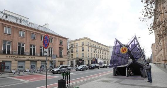 Wprowadzenie nowych obostrzeń ogólnopolskich jest już praktycznie przesądzone. Jeszcze dziś odbędzie się konferencja dotycząca nowych obostrzeń. Spotkanie w tej sprawie zaplanowano na godz. 15. 