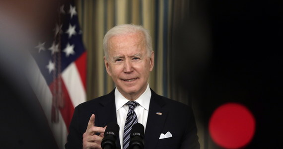 Prezydent USA Joe Biden oznajmił, że przywódca Rosji Władimir Putin zapłaci cenę za ingerencję w zeszłoroczne wybory w Stanach Zjednoczonych i próbę przechylenia ich wyniku na korzyść ubiegającego się wówczas o reelekcję Donalda Trumpa. W wywiadzie dla telewizji ABC News Biden powiedział także, że uważa, iż Putin jest zbójcą.