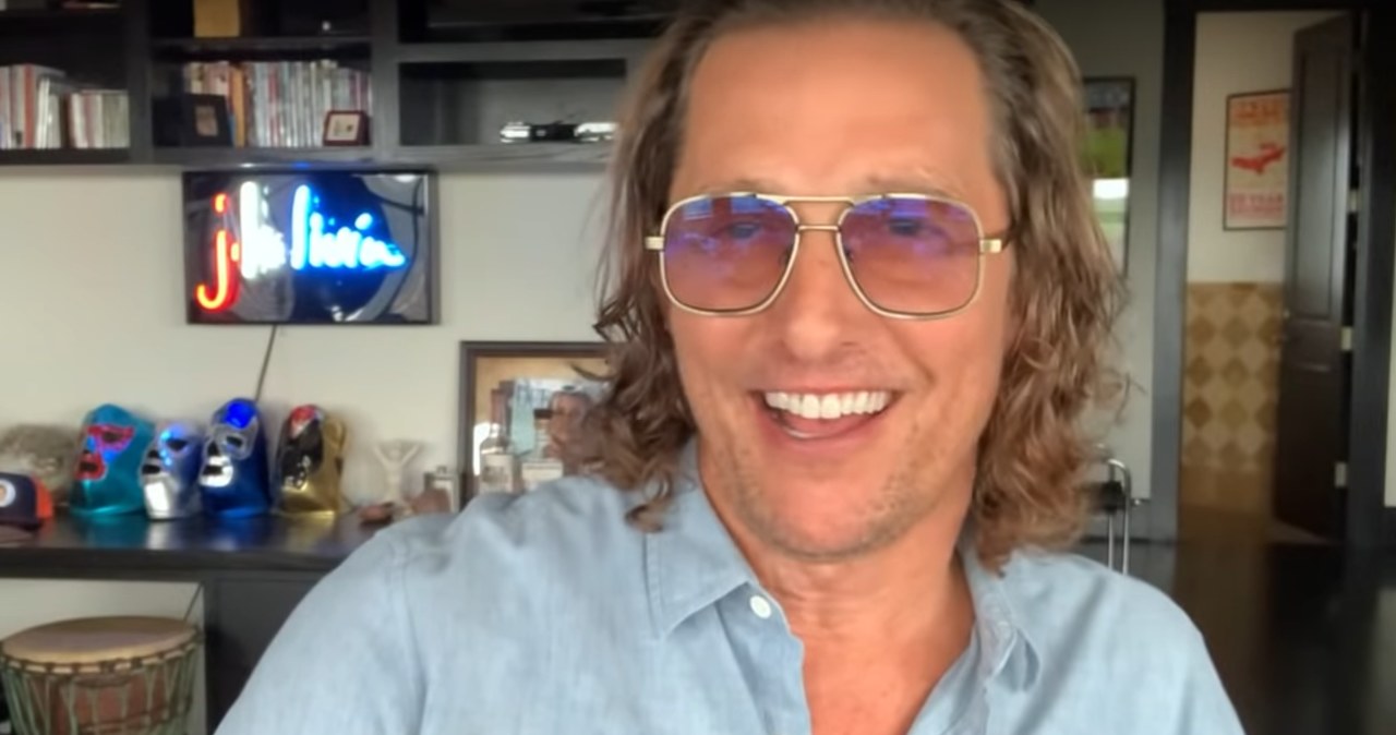 Półtora roku temu założył konto na Instagramie. Teraz Matthew McConaughey poszedł o krok dalej – został YouTuberem. Na popularnej platformie wideo będzie dzielić się swoimi przemyśleniami na temat życia. W ciągu pięciu dni opublikował dwa filmy i zgromadził 250 tys. subskrybentów