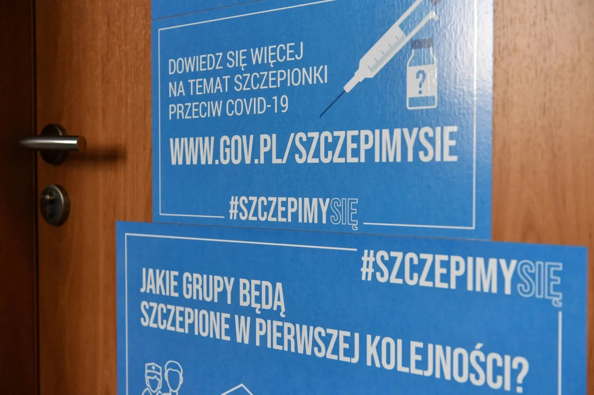 Ruszyły zapisy na szczepienia przeciw Covid-19 dla osób w wieku 67 i 68 lat. Zapisywać mogą się także seniorzy w wieku 69 lat, którzy jeszcze tego nie zrobili. Rejestracja trwa do soboty 20 marca.