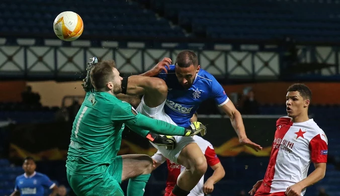 Liga Europy. Rangers 0-2 Slavia Praga. Brutalny faul i brak karnego dla gości!
