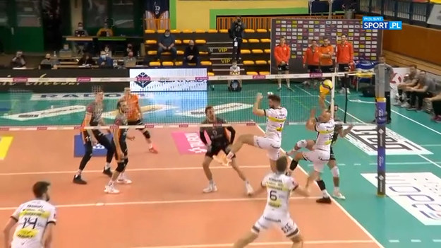 Skrót meczu Plusligi siatkarzy - Cerrad Enea Czarni Radom - Cuprum Lubin 3:0 (25:21, 25:22, 25:13)