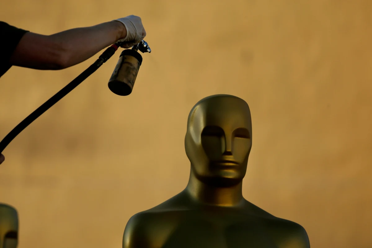 "Nasz plan jest taki, żeby oscarowa gala wyglądała w tym roku jak film, a nie jak widowisko telewizyjne" - deklarują w oficjalnym komunikacie producenci ceremonii: Steven Soderbergh, Jesse Collins i Stacey Sher. Wiadomo już, że wyreżyseruje ją Glenn Weiss, który szósty raz z rzędu sprawdzi się w tej roli.