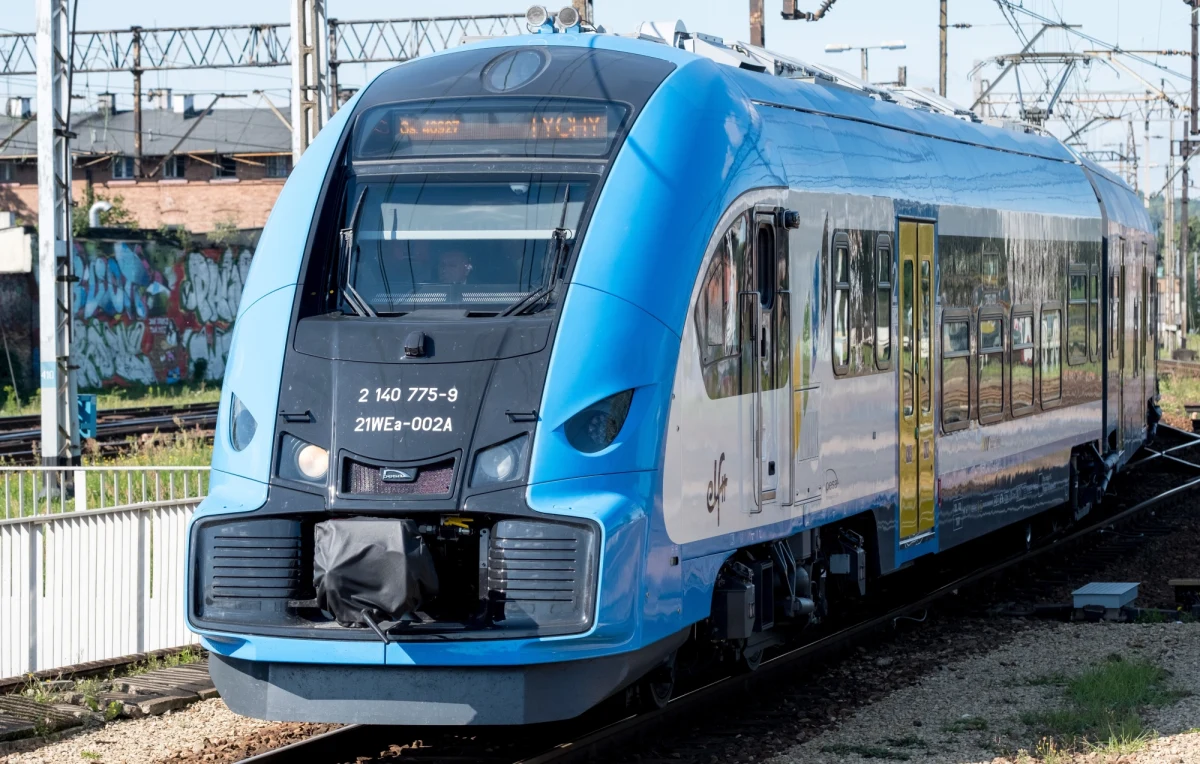 ​Rosnąca liczba zakażeń powodem ograniczeń na kolei w ruchu przygranicznym w Polsce, Czechach i na Słowacji. Od dziś ze Śląska nie dojedziecie pociągiem do czeskiego Bohumina. Pod koniec marca podobne ograniczenia wprowadzone będą też na Słowacji.