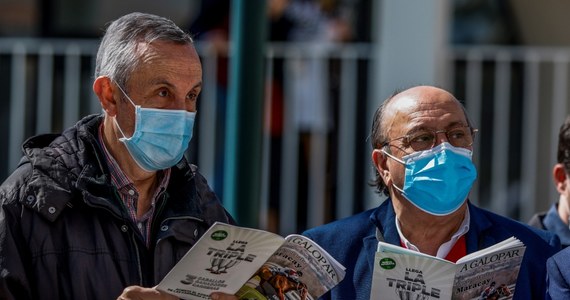 Hiszpańscy epidemiolodzy ostrzegają, że wraz ze zwiększającą się liczbą zakażeń w większości wspólnot autonomicznych, w Hiszpanii rozpoczęła się już czwarta fala epidemii koronawirusa. Za jej wywołanie winią nasilające się zakażenia wariantem brytyjskim.
