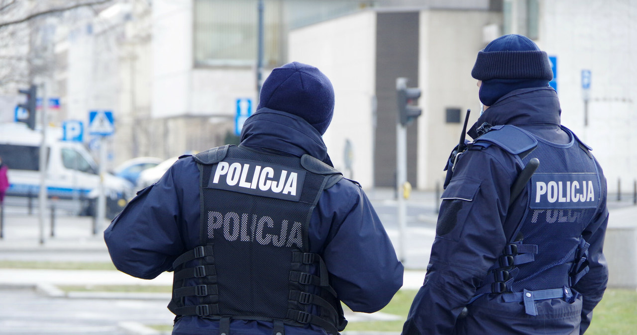 Kilka znanych polskich aktorek zostało oszukanych metodą "na policjanta". Straciły blisko milion złotych. Kobietom wmówiono, że biorą udział w policyjnej zasadzce wymierzonej w przestępczość bankową - dowiedziała się PAP. Celebrytki przestrzegają swoich fanów w mediach społecznościowych. 