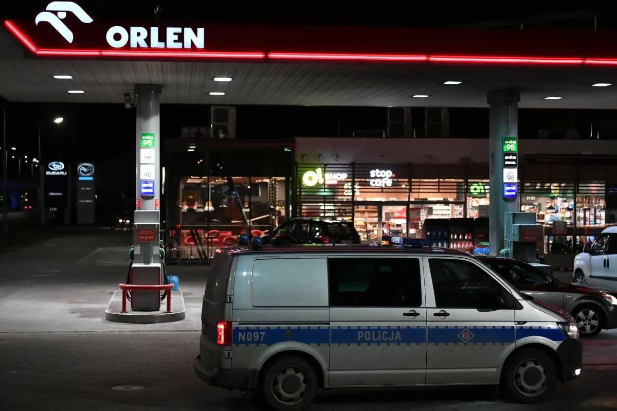 Mężczyzna podpalił się na stacji benzynowej w Gdańsku. Poparzony został odwieziony do szpitala. 
