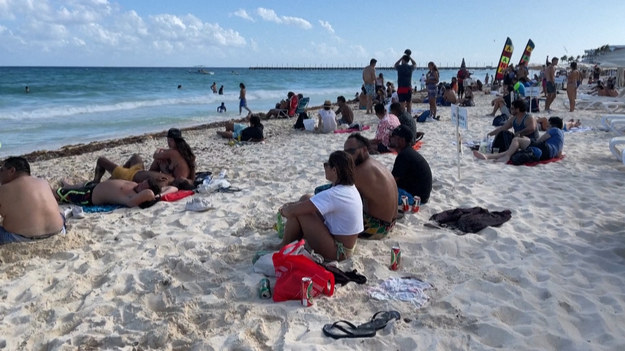 Turyści wybierają plaże i historyczne miejsca w stanie Jukatan w Meksyku. Ten kraj jest rajem dla podróżnych w czasie trwania pandemii koronawirusa.