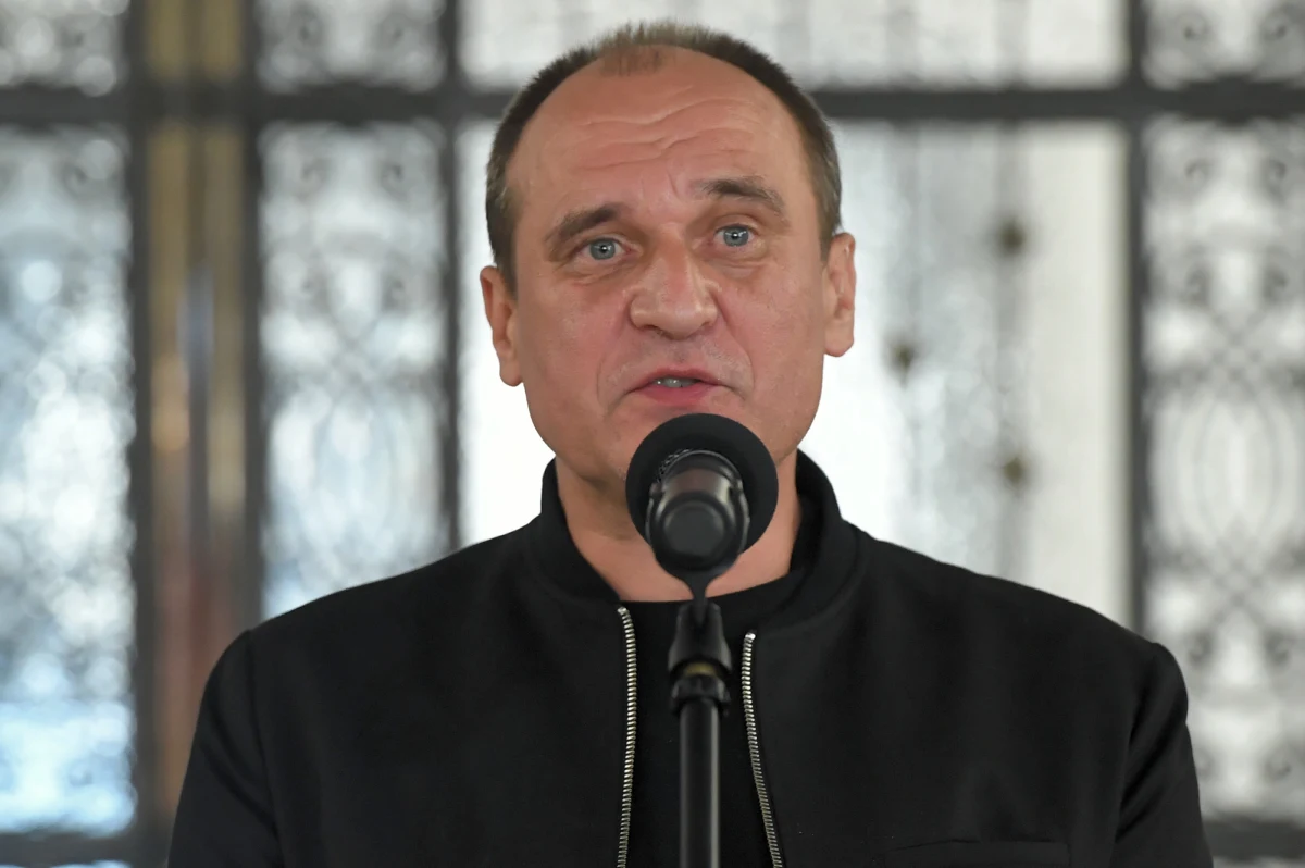 "Gdyby w Nowym Ładzie znalazły się nasze postulaty, to wtedy nie wykluczam żadnej formy współpracy” – stwierdził w rozmowie z PAP lider Kukiz'15 Paweł Kukiz, pytany o ewentualną współpracę z Prawem i Sprawiedliwością. "Musiałbym mieć stuprocentową gwarancję, że nastąpi zmiana ordynacji wyborczej, że zostaną wprowadzeni sędziowie pokoju, że zostanie wprowadzony pakiet ustaw antykorupcyjnych i antysitwowych, kompetencyjnych" - podkreślił. Jednocześnie zadeklarował, że jest gotów na ustępstwa. 