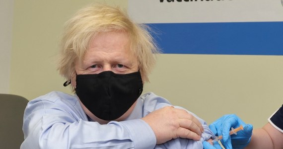Brytyjski premier Boris Johnson poinformował, że przywódcy państw UE, z którymi rozmawiał, zapewnili, iż nie chcą wprowadzania zakazu eksportu szczepionek przeciw Covid-19. Ostrzegł też, że trwająca w Europie trzecia fala pandemii dotknie także Wielką Brytanię.