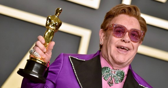 Przyjęcie organizowane co roku przez Eltona Johna w Los Angeles po ceremonii rozdania Oscarów jest uważane za jedną z najważniejszych tego typu imprez w Hollywood i bardzo trudno jest zdobyć na nie bilety. "W tym roku jednak zaproszeni są wszyscy" - poinformowała agencja AP.