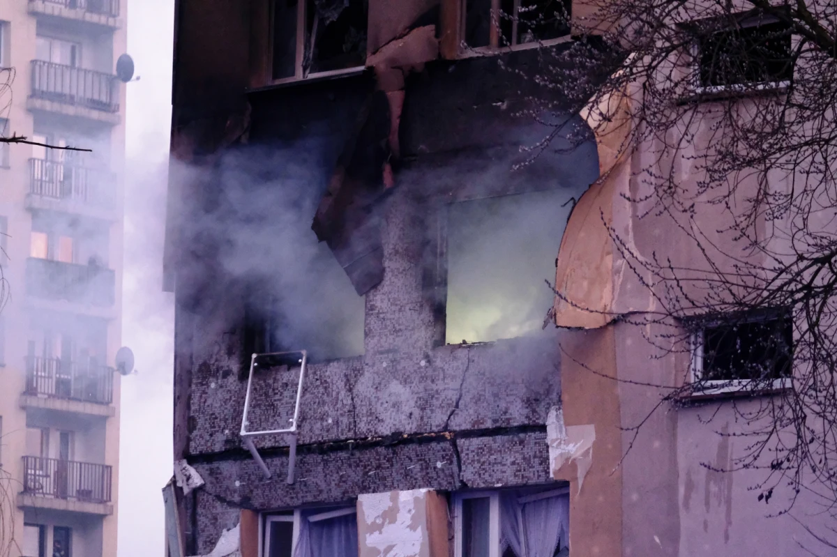 Do wybuchu, najprawdopodobniej gazu, doszło we wtorek po południu w jednym z bloków mieszkalnych w Zabrzu – podał rzecznik tamtejszej straży pożarnej. Poszkodowane zostały dwie osoby. "Wybuch był taki, że kilometr dalej szyby się zatrzęsły" - informował na Gorącą Linię RMF FM jeden z naszych słuchaczy.