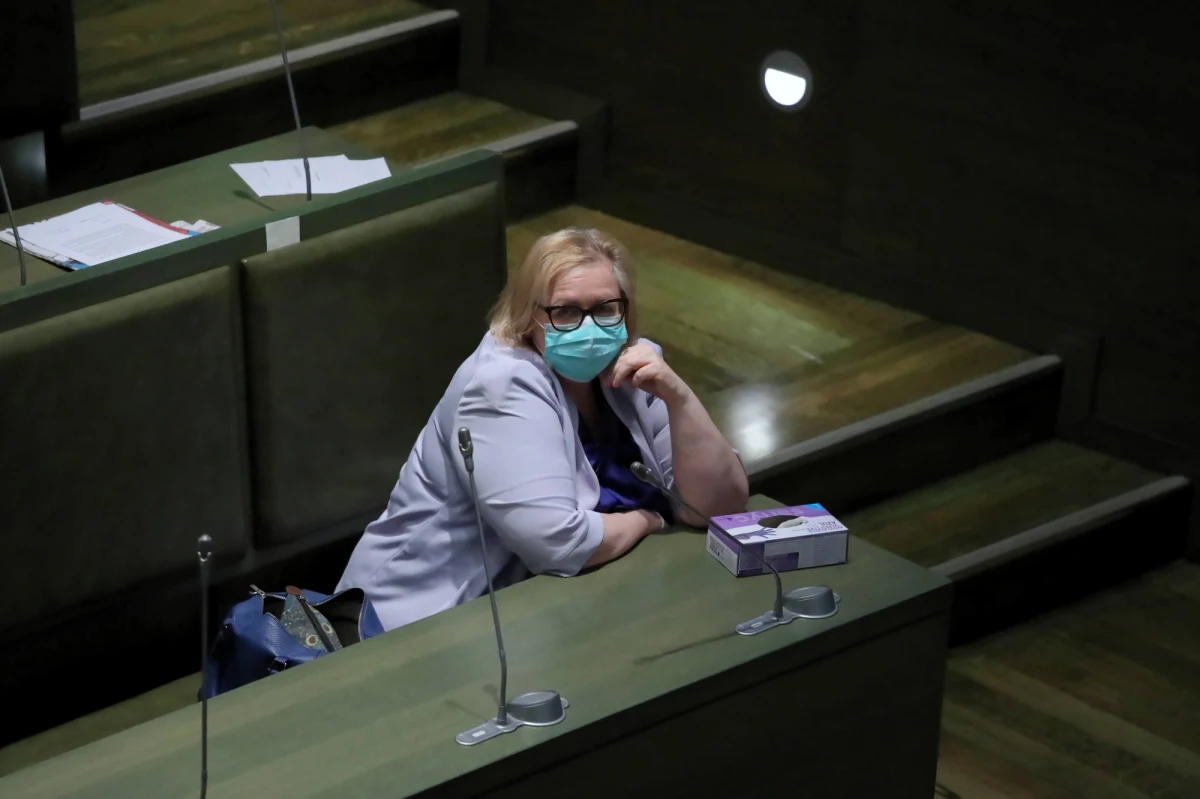 Kilkadziesiąt organizacji społecznych w petycji do Pierwszej Prezes Sądu Najwyższego domaga się wycofania wniosku do Trybunału Konstytucyjnego w sprawie dostępu do informacji publicznej - ustalił dziennikarz RMF FM Patyk Michalski. Profesor Małgorzata Manowska twierdzi, że część ustawy o dostępie do informacji publicznej jest niezgodna z konstytucją, między innymi ze względu na nieprecyzyjne definicje pojęć takich jak władze publiczne czy osoby sprawujące funkcje publiczne. 