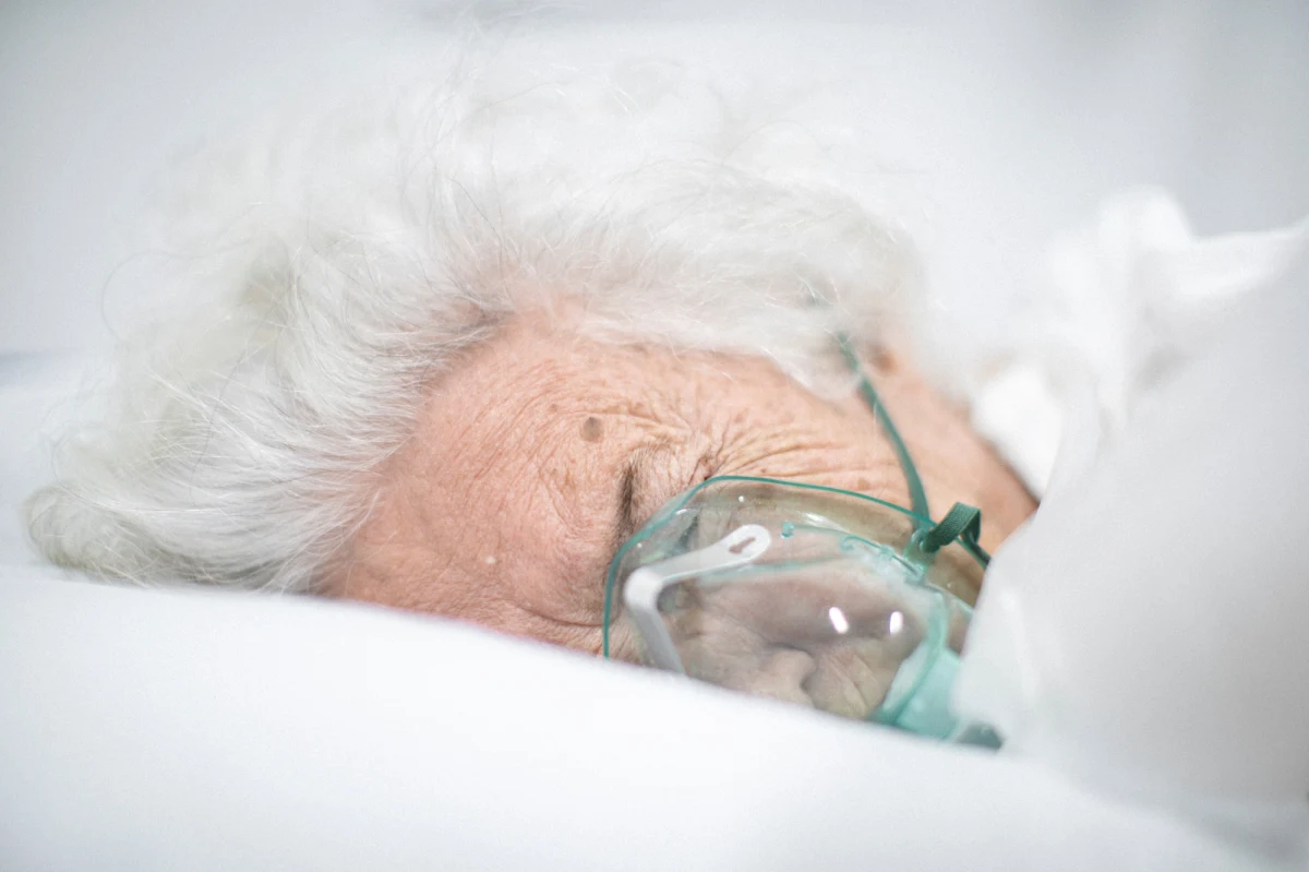 Statystyki dotyczące zakażeń koronawirusem są dziś jeszcze gorsze niż wczoraj, gdy padł dotychczasowy rekord. Ministerstwo Zdrowia informuje o 35 143 nowych przypadkach zakażeń. Zmarły 443 osoby. Tym samym potwierdziły się informacje dziennikarzy RMF FM, że dziś zostanie przekroczona liczba 35 tys. zakażeń. 