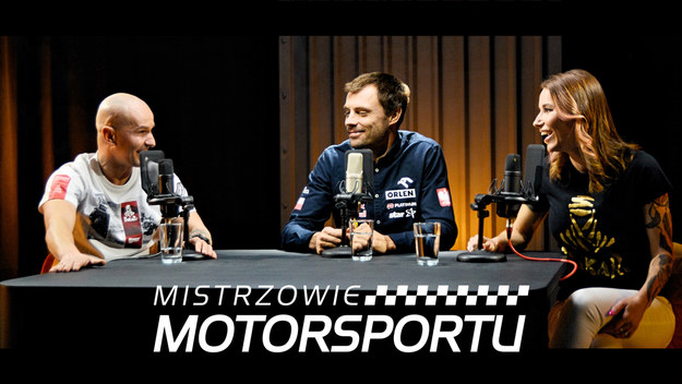 Karolina Pilarczyk i Mariusz Dziurleja prowadzą cykl wywiadów z mistrzami różnych dyscyplin sportów motorowych. W tym odcinku o swojej przygodzie sportowej opowiada Kuba Przygoński.